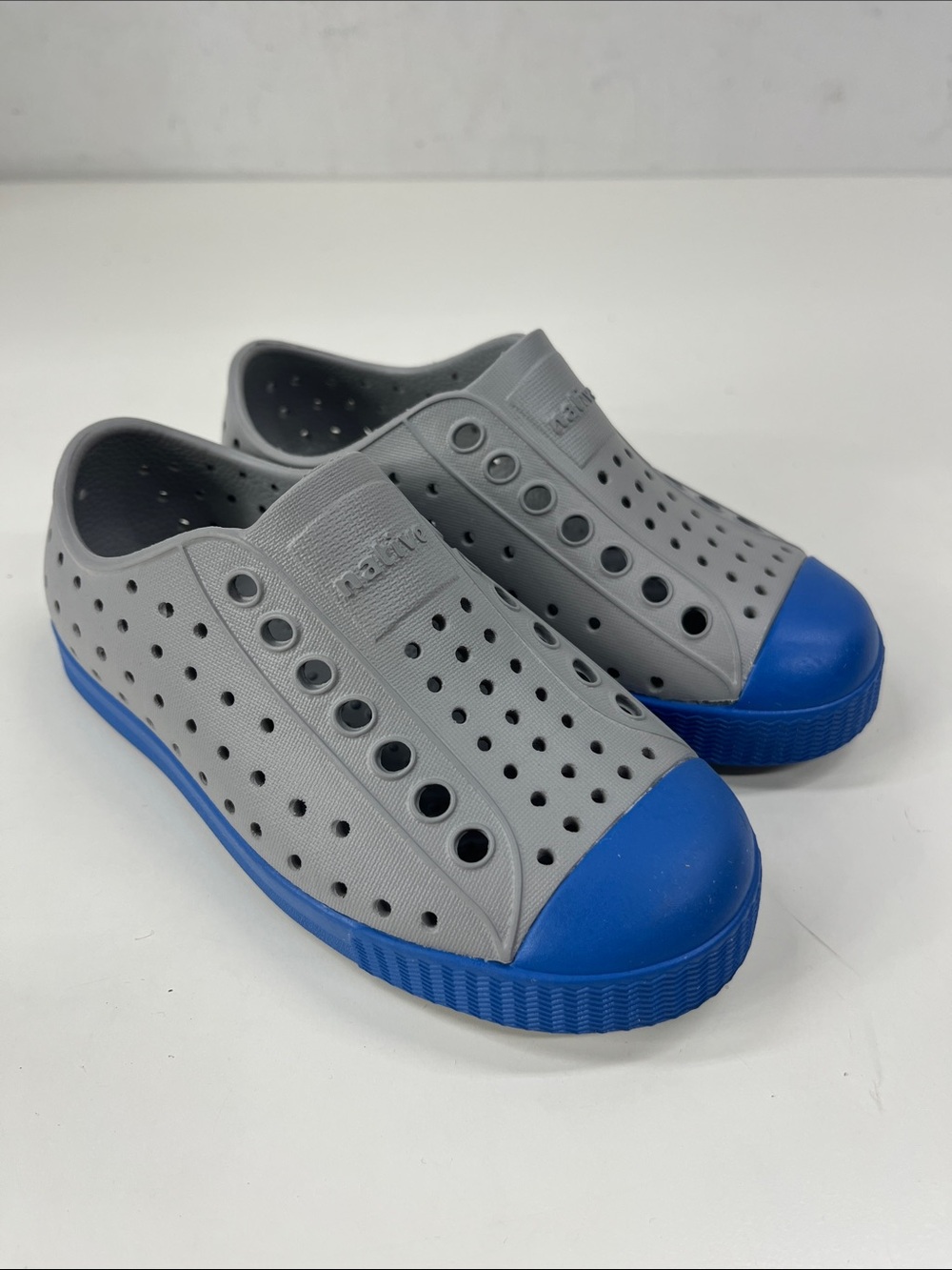 New Native Jefferson Shoes in Grey/Blue Size 9